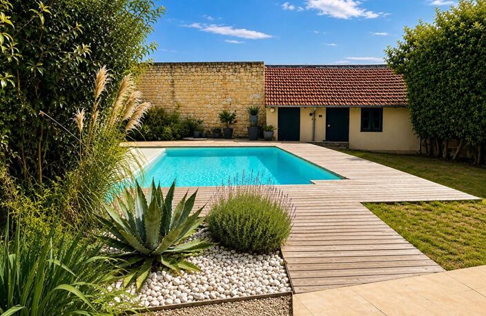Maison de ville de 146 m² avec piscine, dépendance et stationnement à proximité — photo 2