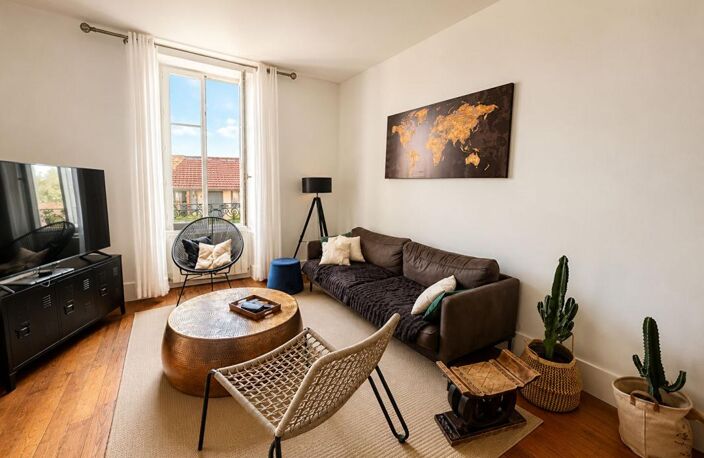 Maison de ville de 146 m² avec piscine, dépendance et stationnement à proximité — photo 5