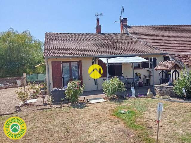 Maison mitoyenne d'un côté — photo du bien
