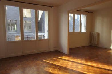Appartement 4 pièces 897 €