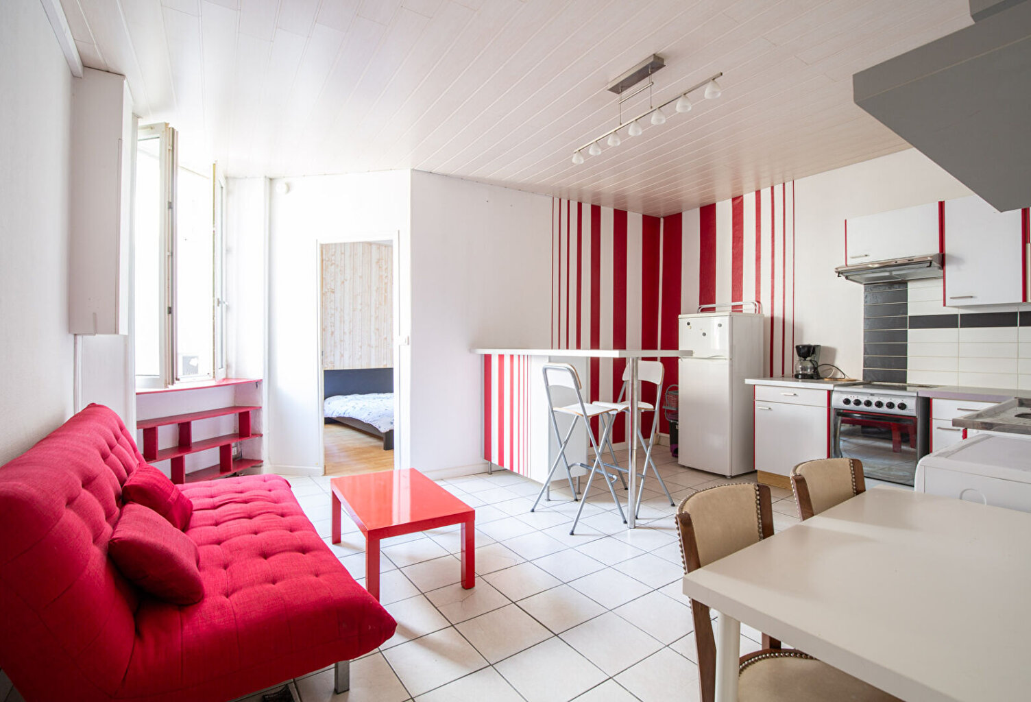 A VENDRE NANTES ST CLEMENT APPARTEMENT DE TYPE 2 DANS BEL IMMEUBLE ANCIEN — photo 1