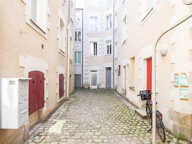 A VENDRE NANTES ST CLEMENT APPARTEMENT DE TYPE 2 DANS BEL IMMEUBLE ANCIEN — photo 2