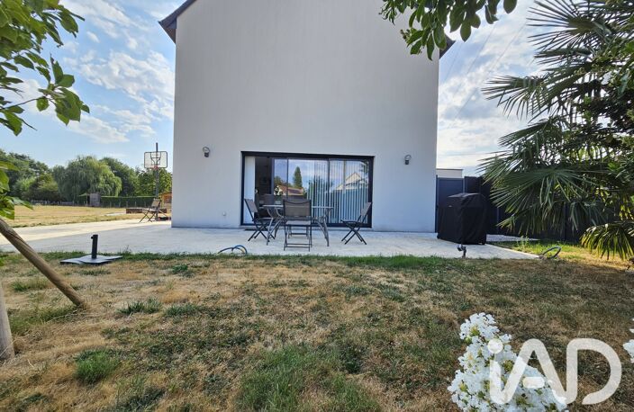 Vente Maison/villa 8 pièces — photo 2
