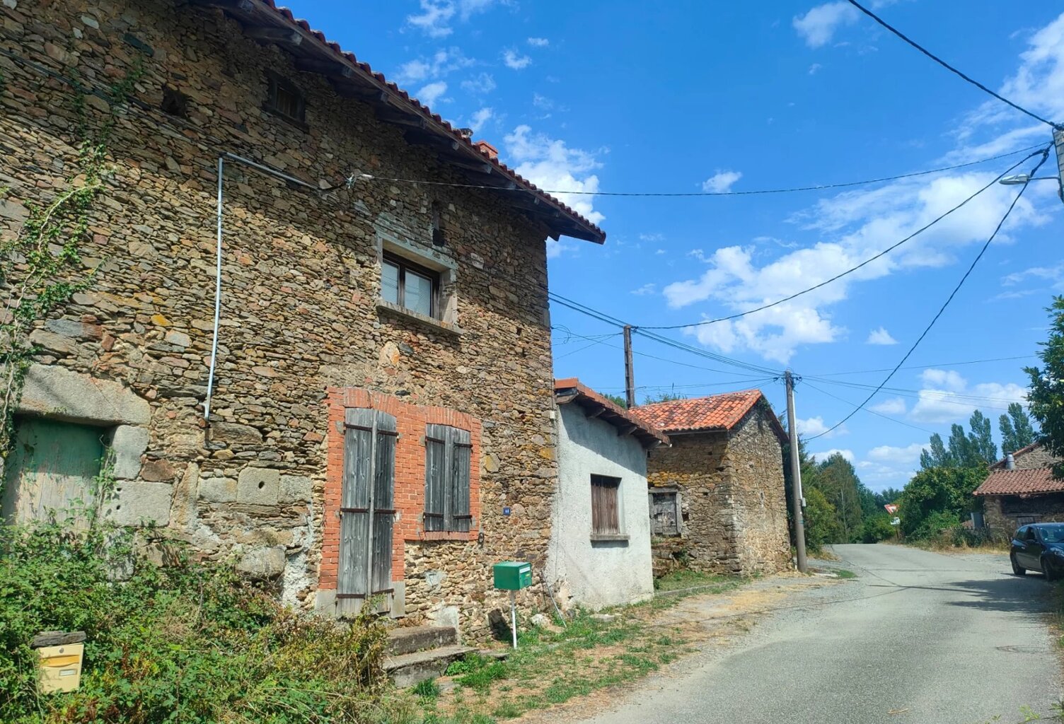 Charmante maison de village meublée à  rénover — photo 1