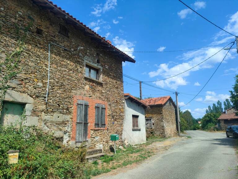 Charmante maison de village meublée à  rénover — photo 1