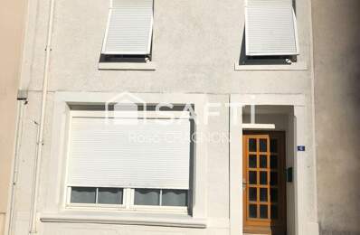 maison de ville avec le tout à l'égout — photo du bien