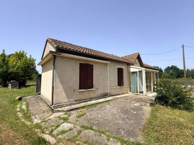 ST YZAN de SOUDIAC MAISON A RENOVER — photo du bien