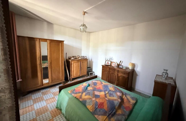 ST YZAN de SOUDIAC MAISON A RENOVER — photo 3