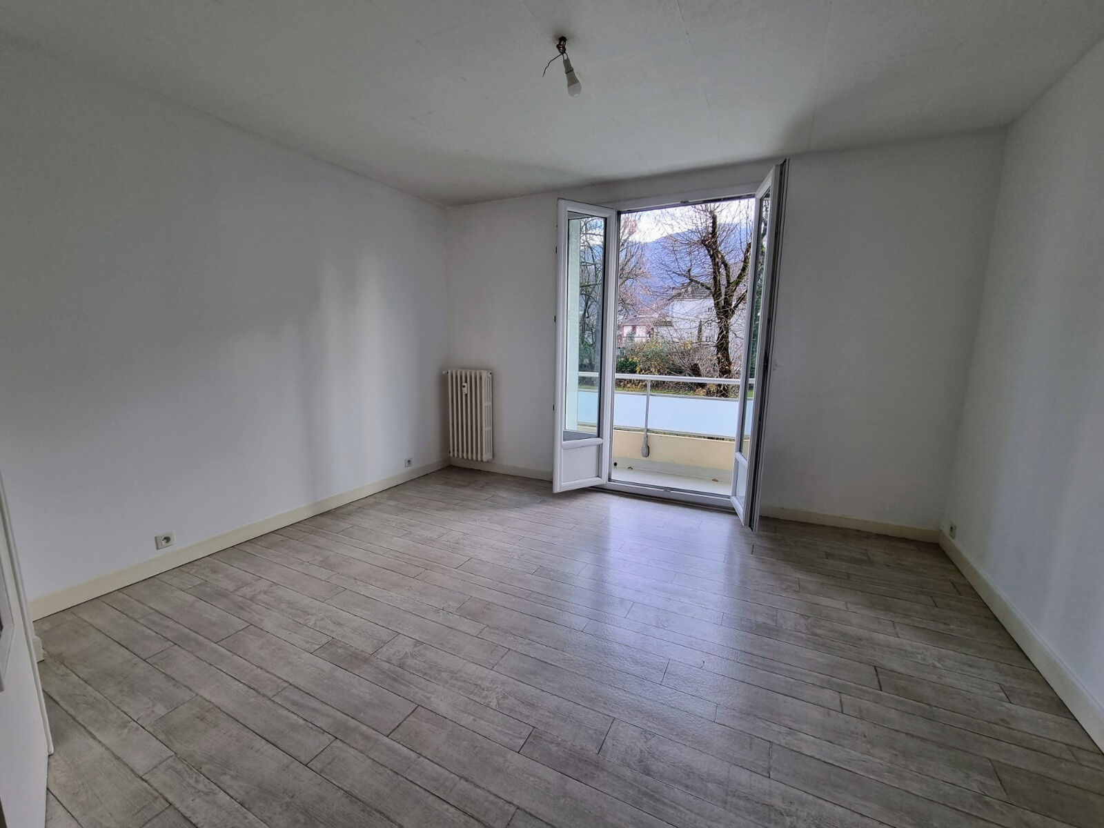 Appartement  à louer Gières 38610
