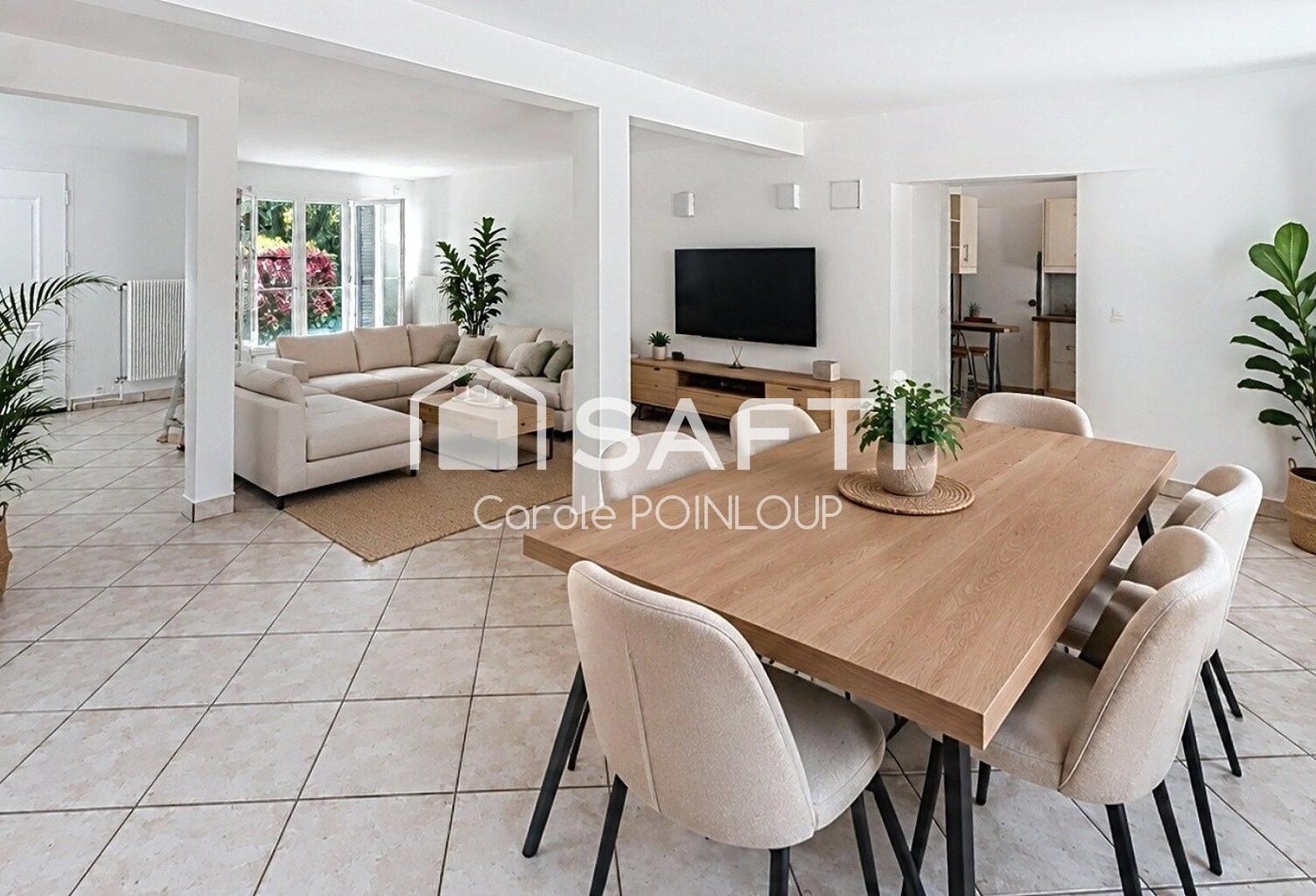 Maison d'environ 147 m² située dans une résidence très recherchée — photo 1
