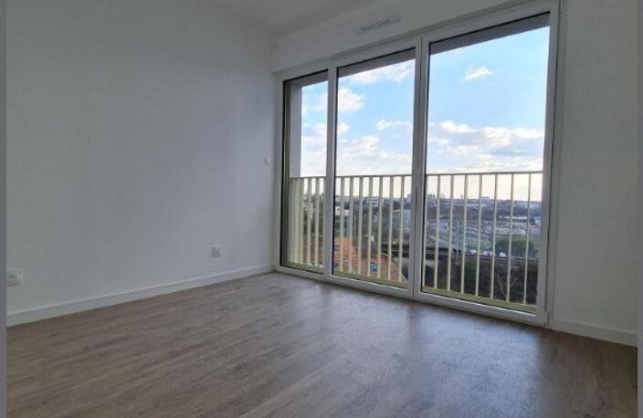 République - Duplex de 82 m2 avec un box — photo 5