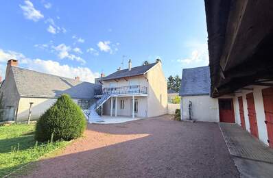 Maison atypique de bourg offrant de beaux volumes avec dépendances — photo du bien