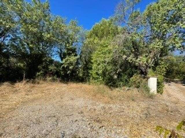 Terrain plat de 625 m² sur Auriol — photo du bien