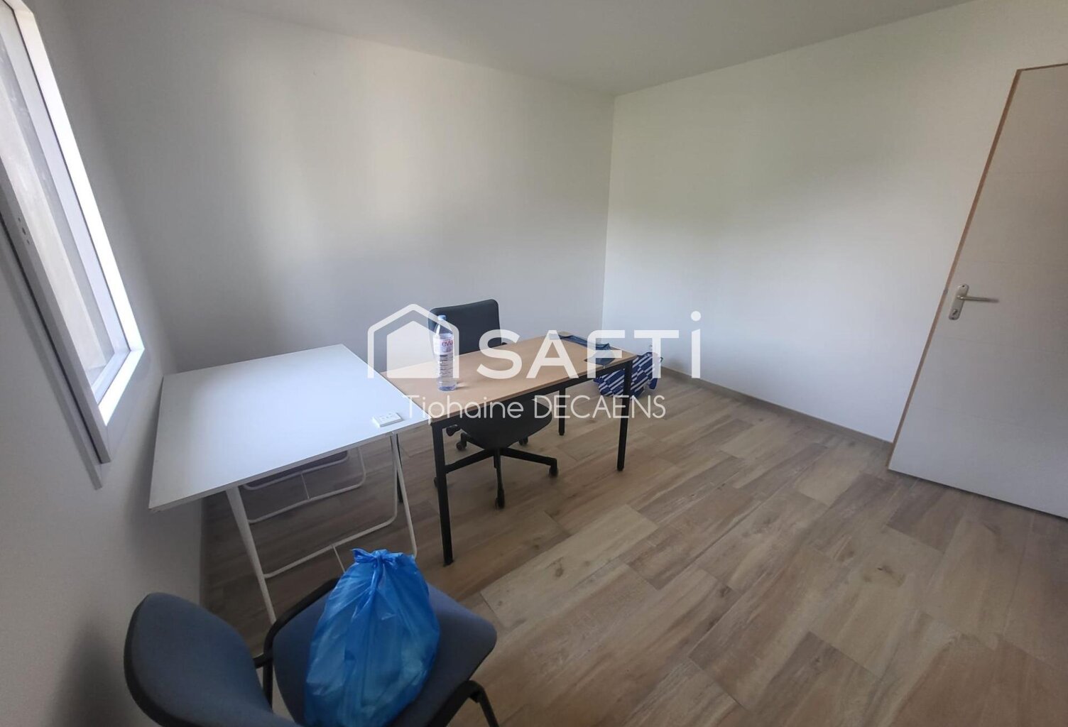 bureaux de disponible location de 1 / 2 ou 3 bureaux possible tous au meme etage (R+1), partie commune en RDC et WC a chaque niveaux — photo 1