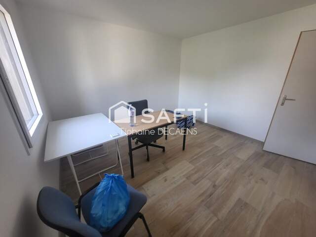 bureaux de disponible location de 1 / 2 ou 3 bureaux possible tous au meme etage (R+1), partie commune en RDC et WC a chaque niveaux — photo du bien
