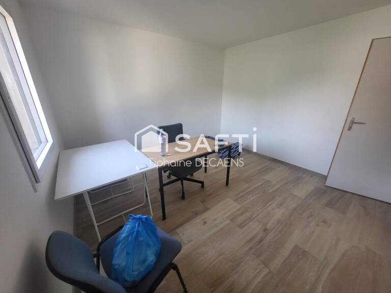 bureaux de disponible location de 1 / 2 ou 3 bureaux possible tous au meme etage (R+1), partie commune en RDC et WC a chaque niveaux — photo 1