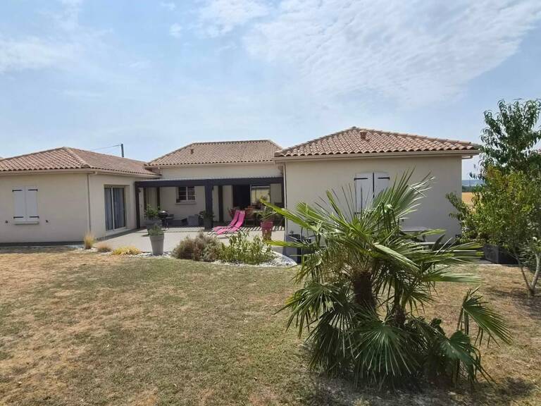 100% Plain-pied, Très belles prestations pour cette demeure contemporaine qui associe modernité, environnement campagnard, accueil bucolique et bien être. — photo 1