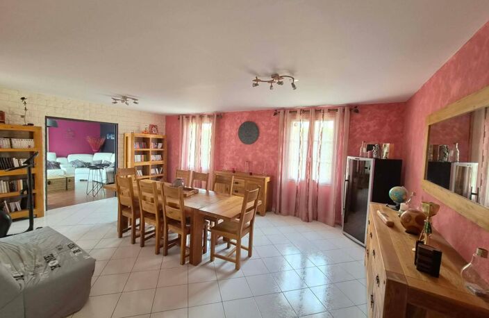 100% Plain-pied, Très belles prestations pour cette demeure contemporaine qui associe modernité, environnement campagnard, accueil bucolique et bien être. — photo 5