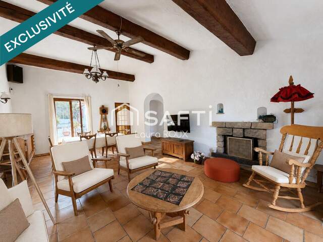 Maison provençale pleine de charme avec beau potentiel — photo du bien