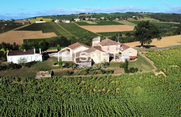PROPRIETE AVEC SES DEUX HABITATIONS, SES TERRES ET SES DEPENDANCES. — photo 2