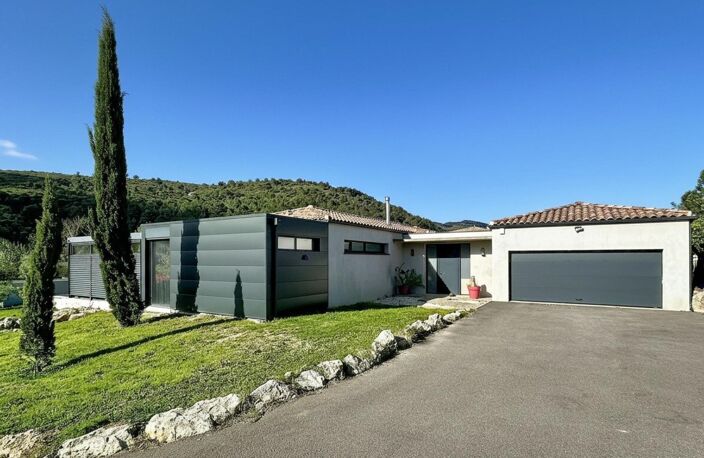 VILLA CONTEMPORAINE UNIQUE FACE A L'ALARIC — photo 2