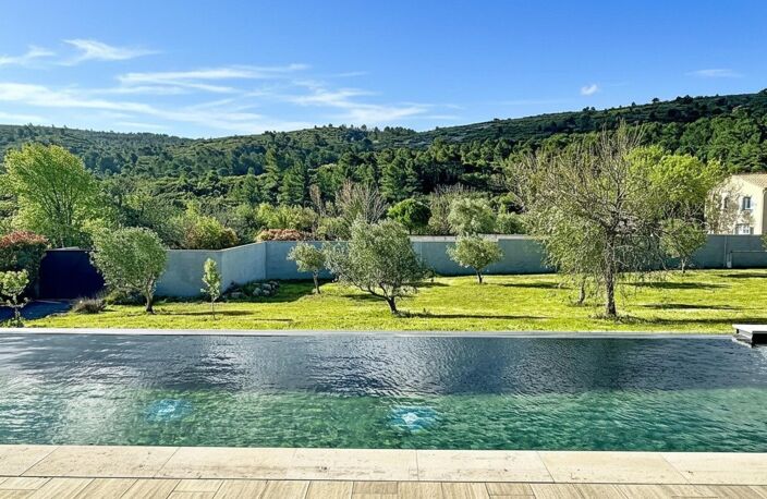 VILLA CONTEMPORAINE UNIQUE FACE A L'ALARIC — photo 5