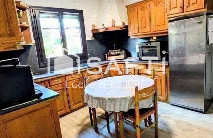 A SEVRAN 93270  maisons de 125 m², 5 pièces,  4 chambres, un séjour donnant sur une grande terrasse, un jardin sur un terrain de 384 m². — photo 4