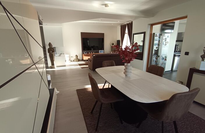 TRIPLEX D'EXCEPTION PORT CERGY 162M2 avec extérieur — photo 4