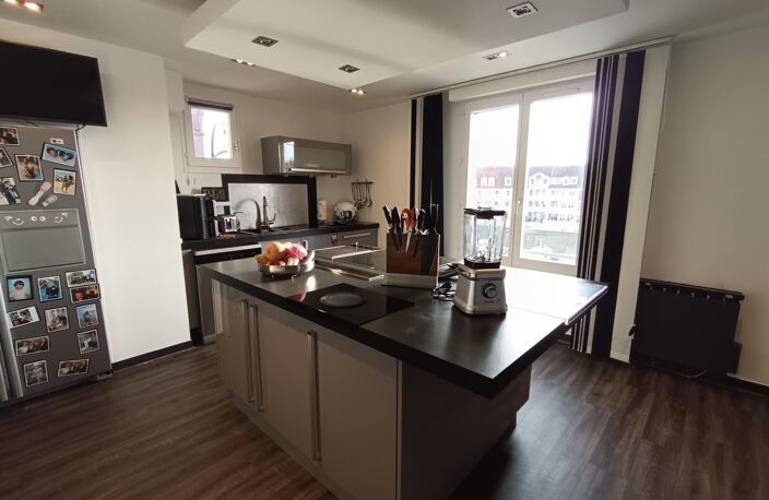 TRIPLEX D'EXCEPTION PORT CERGY 162M2 avec extérieur — photo 5