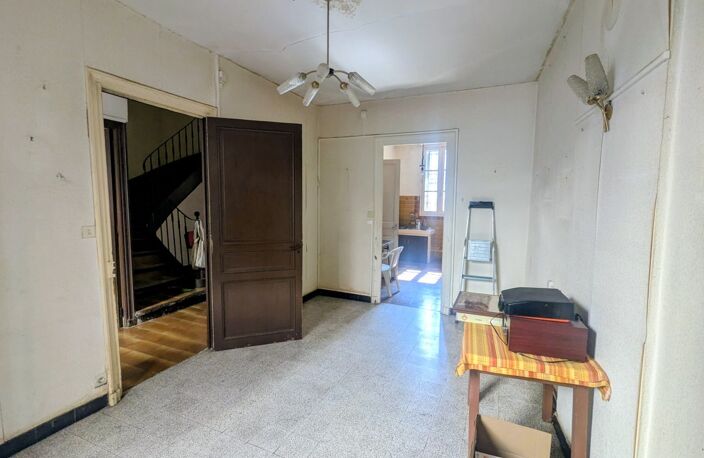 Maison avec annexes et constructible — photo 3