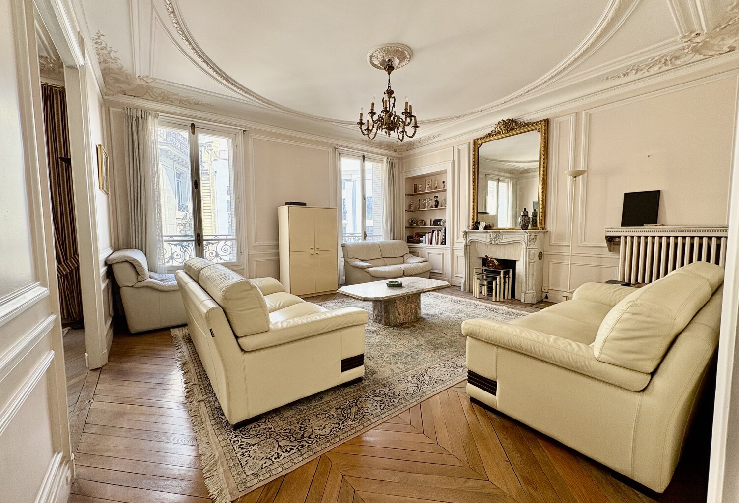 Trocadéro / Boissière – Appartement familial 152 m² — photo 1