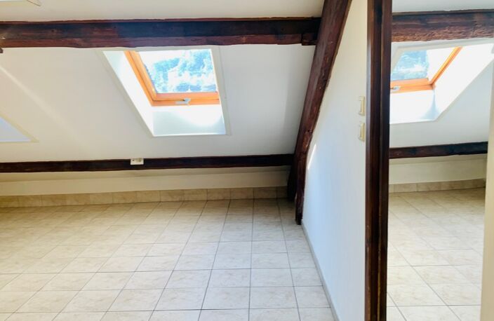 CALUIRE F2BIS avec mezzanine — photo 5