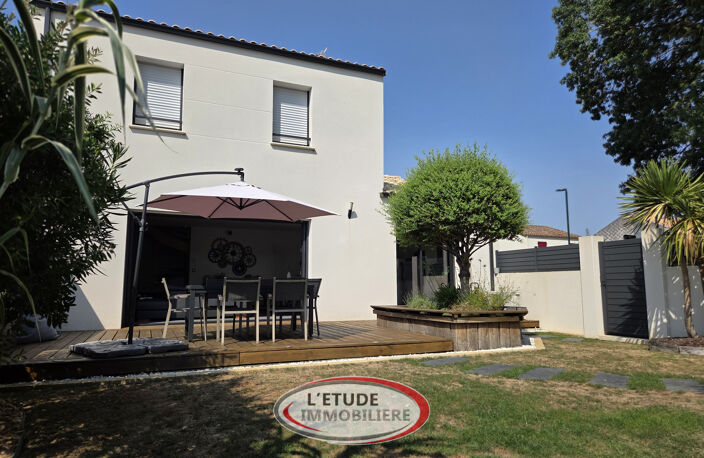 STE PAZANNE BOURG : RT 2012 de 2017 114 m2 + garage, terrass — photo 2