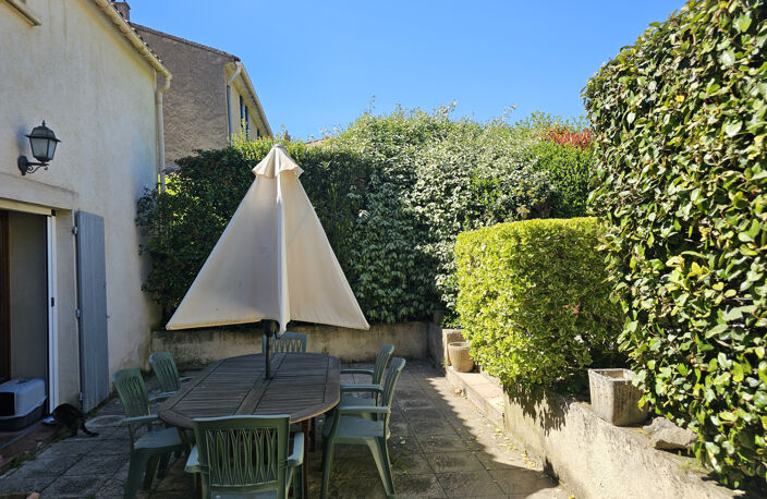 MAISON DE VILLE T7 PISCINE ET TERRAIN — photo 3