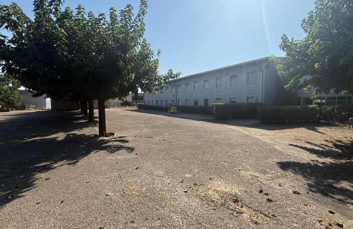 AVIGNON SUD ZAC de la Cristole emplacement stratégique pour — photo 4