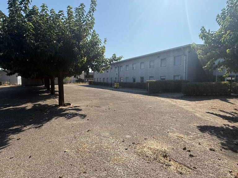 AVIGNON SUD ZAC de la Cristole emplacement stratégique pour — photo 1