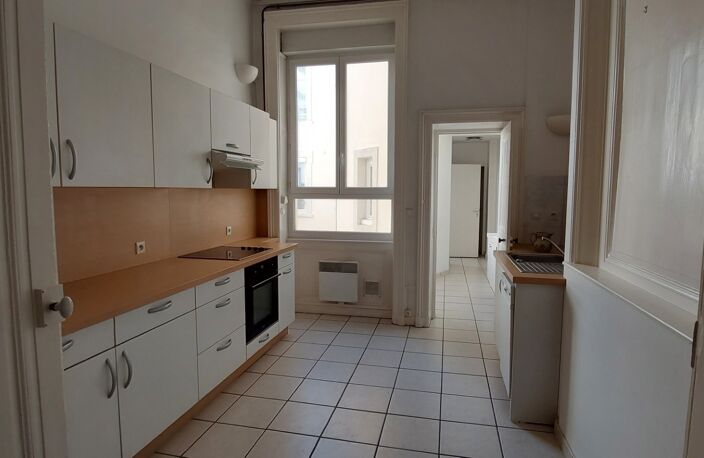 Location appartement 3 pièces 77 m² à Lyon 2 (69002) — photo 5