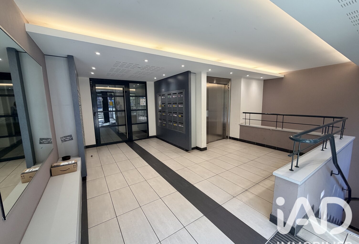 Vente Garage 15 m&sup2; — photo 1