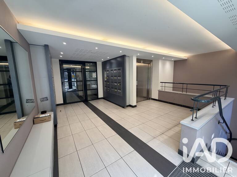 Vente Garage 15 m&sup2; — photo 1
