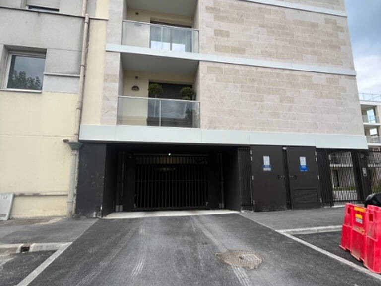 REIMS - RUE DU CHAMP DE MARS — photo 1