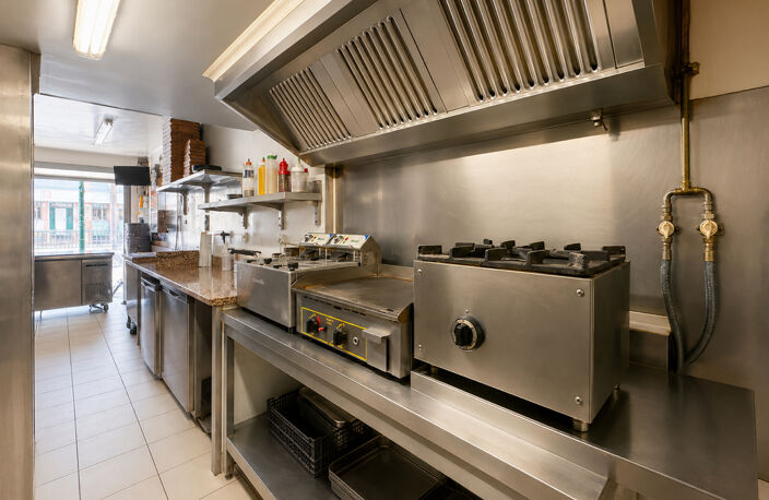 À VENDRE, FONDS DE COMMERCE PIZZERIA PLAN-DE-CUQUES — photo 3
