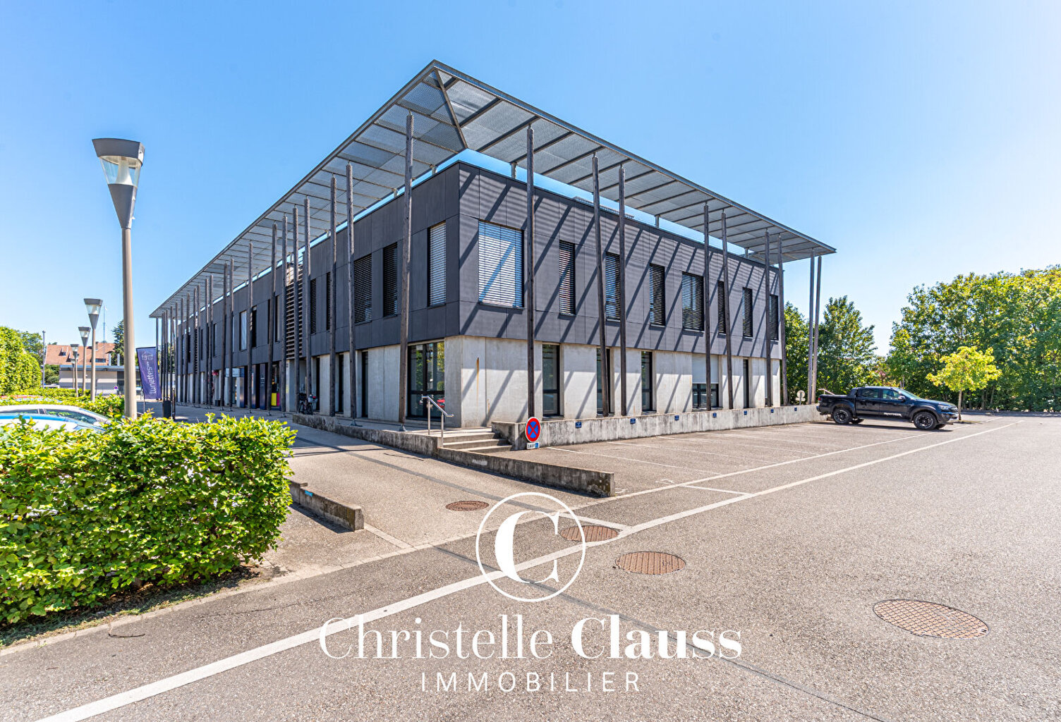 OBERNAI - Local professionnel  191 M² - 6 bureaux/salles -12  parkings — photo 1