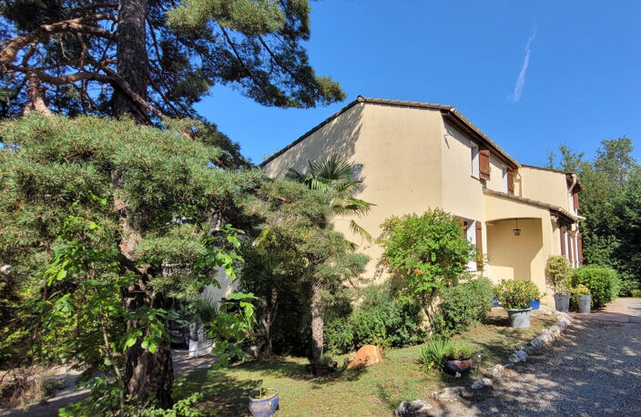 Maison avec piscine sur un terrain arboré de 1589m², secteur  Montélimar — photo 2