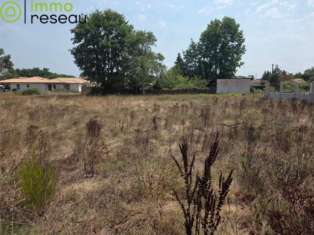 Terrain constructible — photo du bien