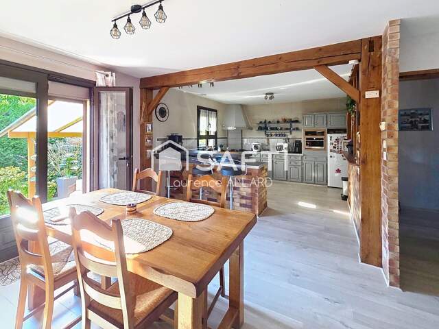 Charmante maison familiale avec jardin, au coeur de Chambly — photo du bien