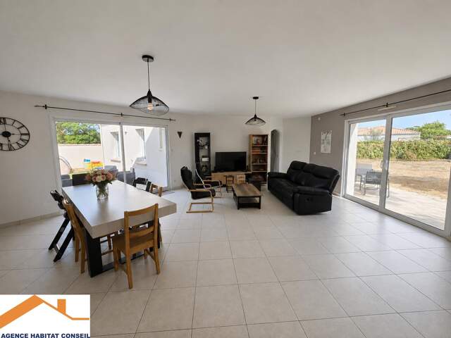Maison 4 pièces 133 m² à Bellevigny — photo du bien