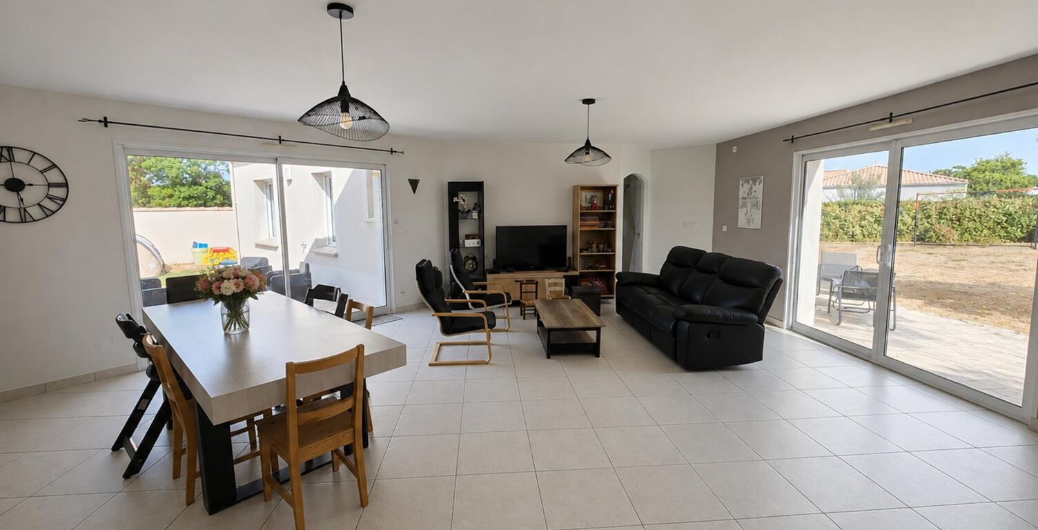 Vente maison 4 pièces 133 m² Bellevigny (85170) — photo 1