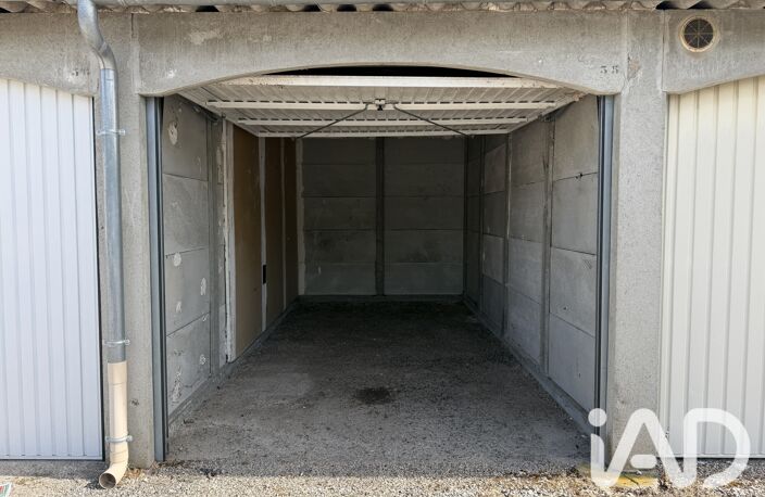 Vente Garage 1 425 m&sup2; — photo 2