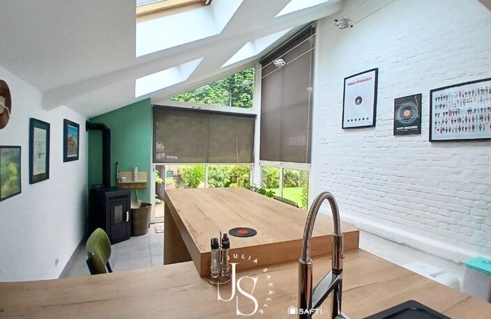 208 m² de pur cachet, une extension baignée de soleil et la vie de centre-ville à pied : et si votre nouvelle histoire commençait en 1848 ? — photo 2