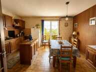 Maison familiale 210 m²  5 chambres  Terrain de plus de 4 200 m²  Garages et atelier — photo 3